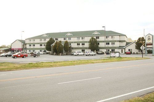 Commodore Perry Inn & Suites Port Clinton Exterior foto